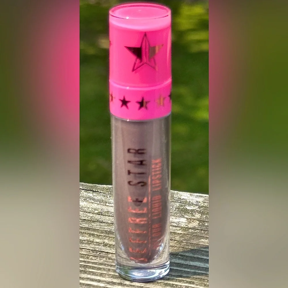 💄 NIB New Jeffree Star Restraint Velour Liquid Lipstick Metallic